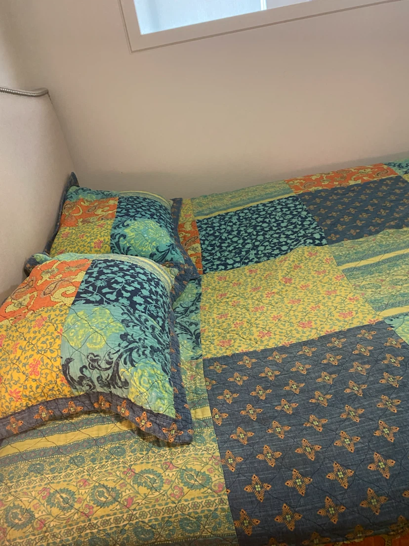 Jessica Simpson Patchwork pattern quilt set with matching shams