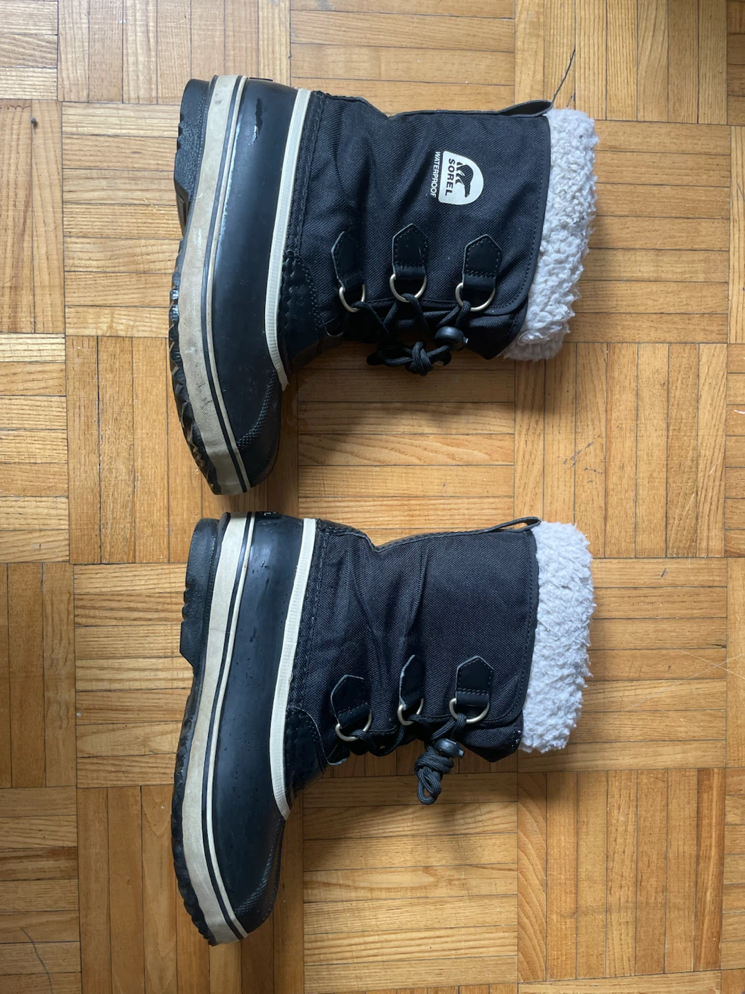Black Sorel waterproof winter boots - size 5