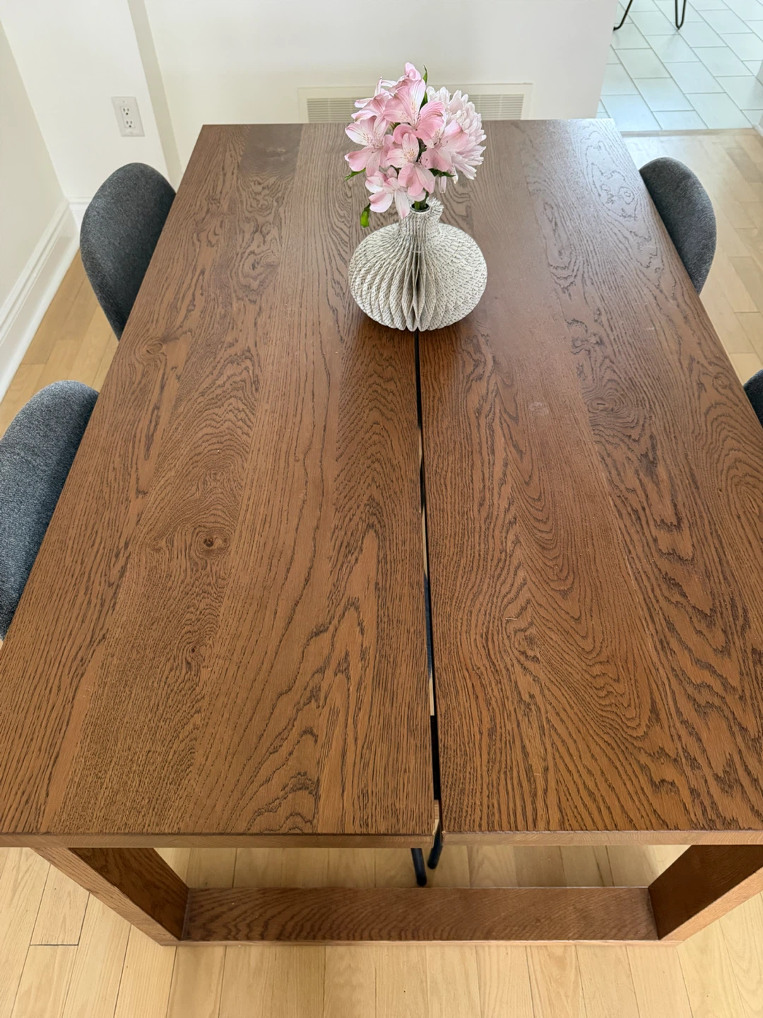 Ikea Dining Table in great condition! - photo 2