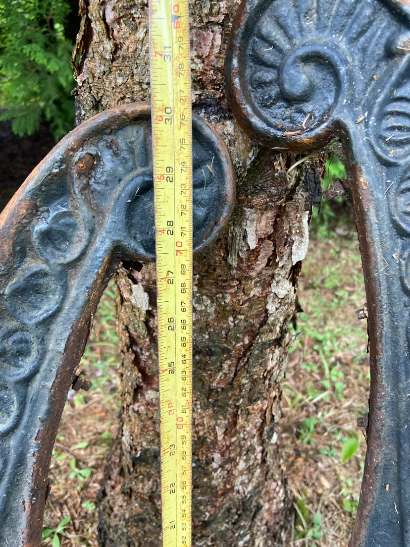 Cast iron bench ends - photo 2