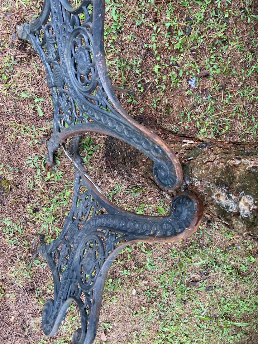Cast iron bench ends - photo 3