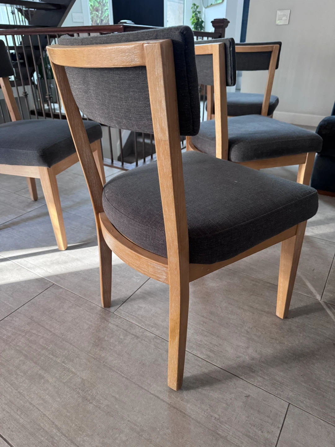 4 dining chairs - photo 2