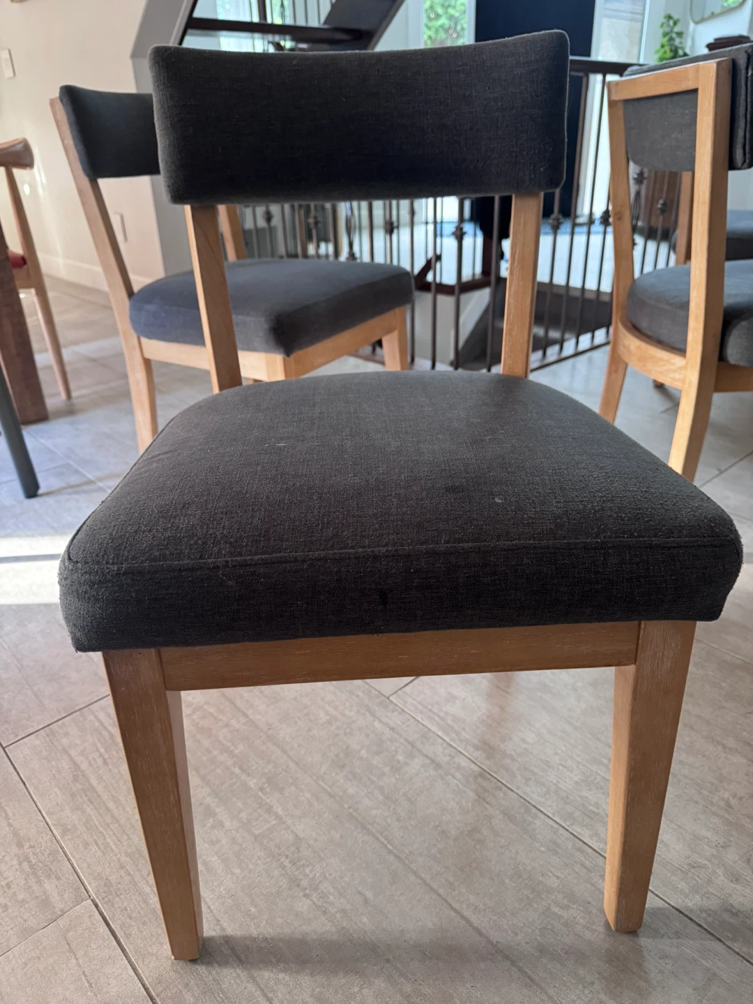 4 dining chairs - photo 4