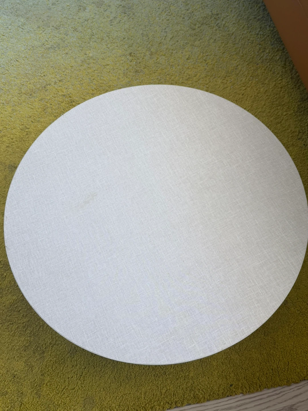 Round white side table - photo 2