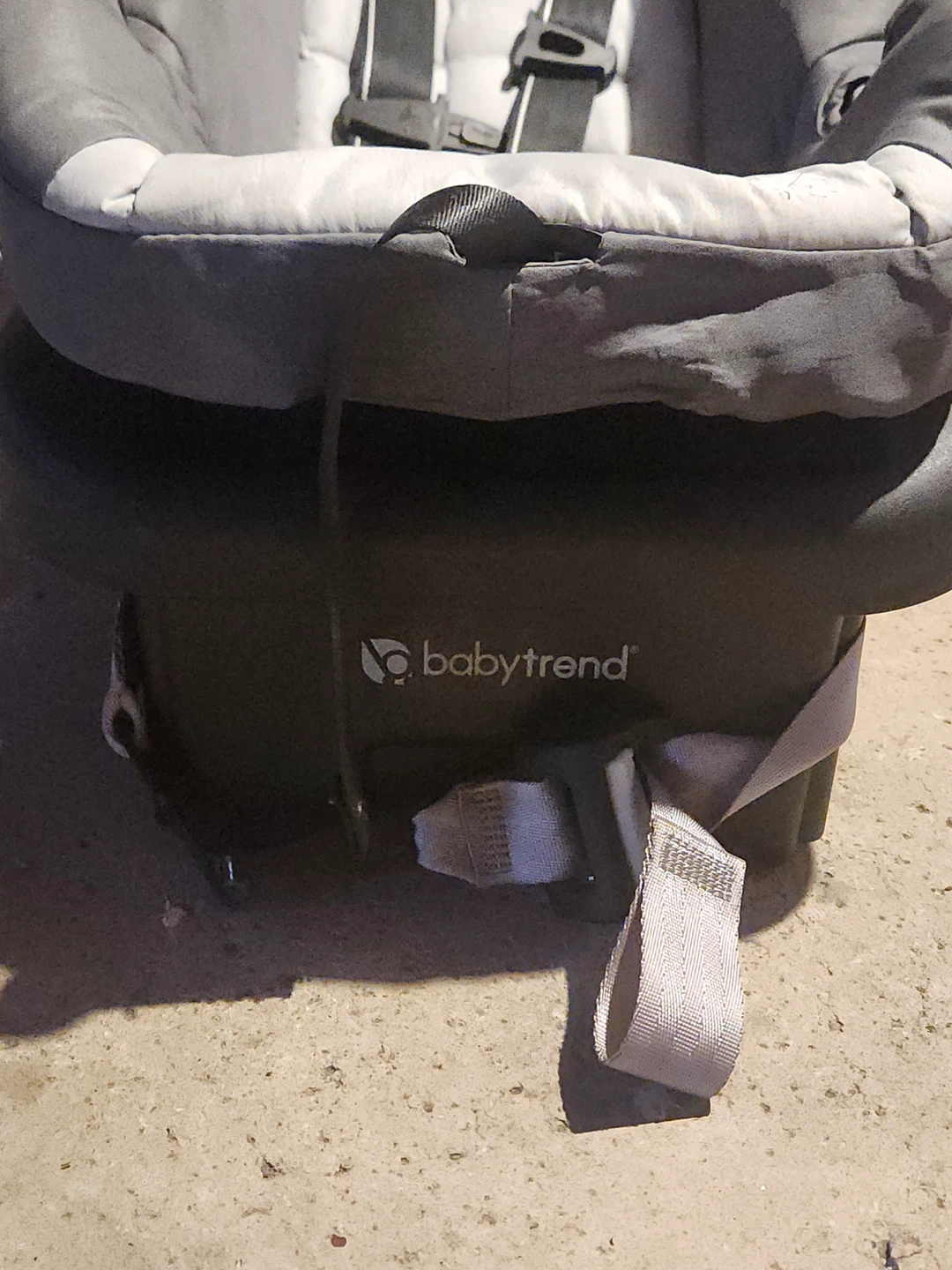 (MOVING) Baby Trend Stroller and Infant Car Seat Combo - photo 5