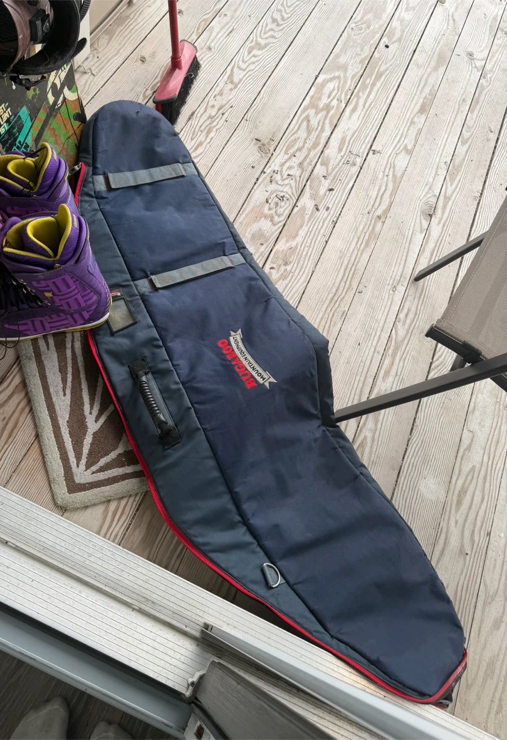 Snowboard and boots - photo 2