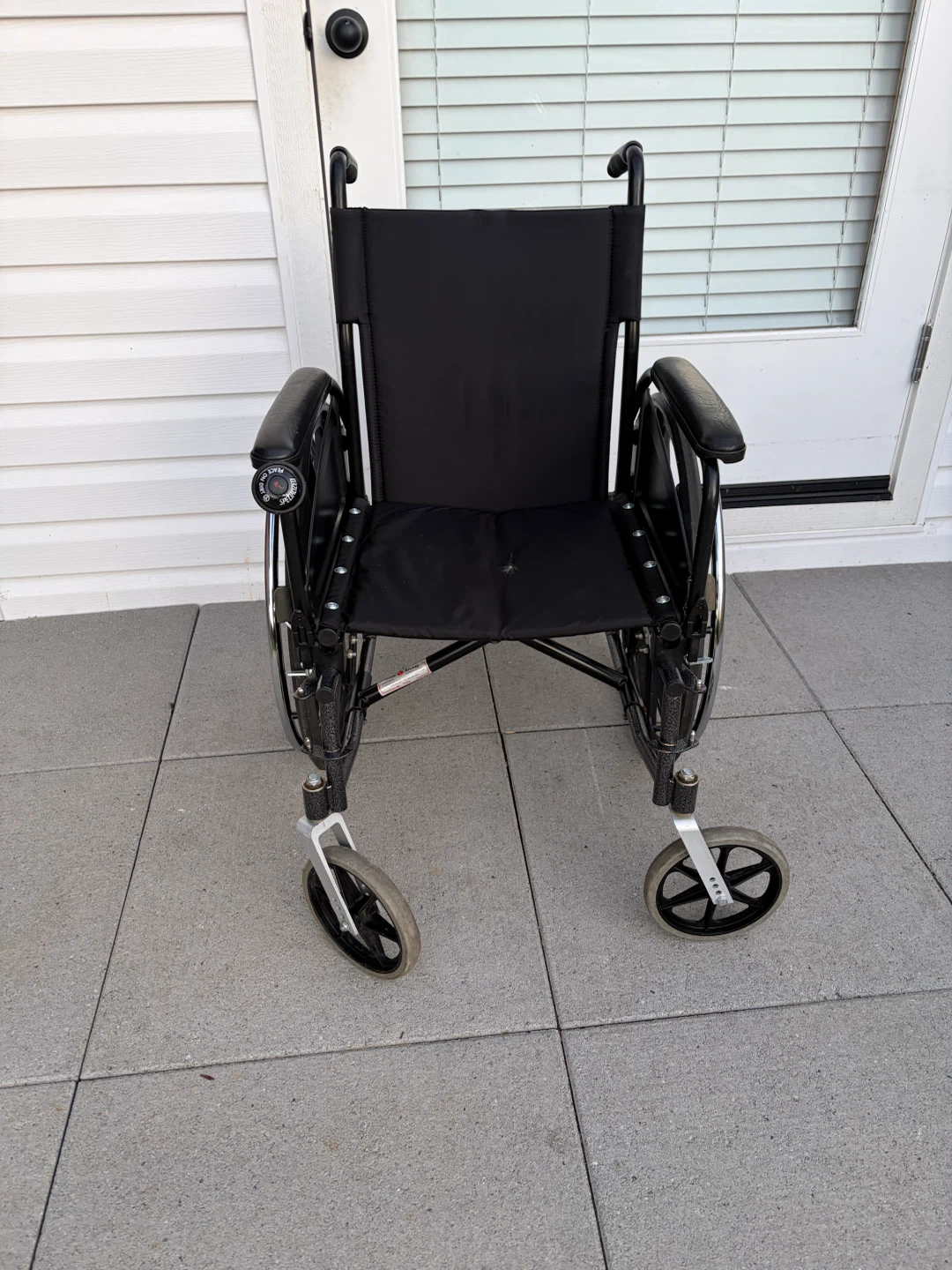 Everest & Jennings Metro Black Wheelchair