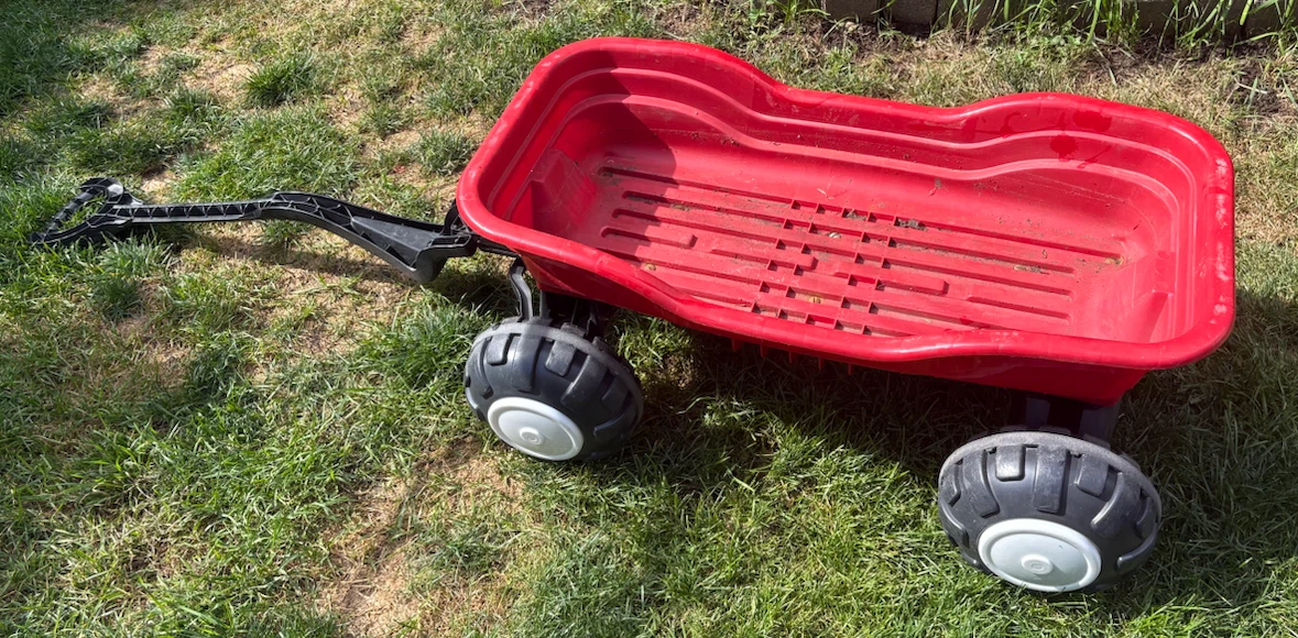 Red plastic wagon with pull handle - photo 2
