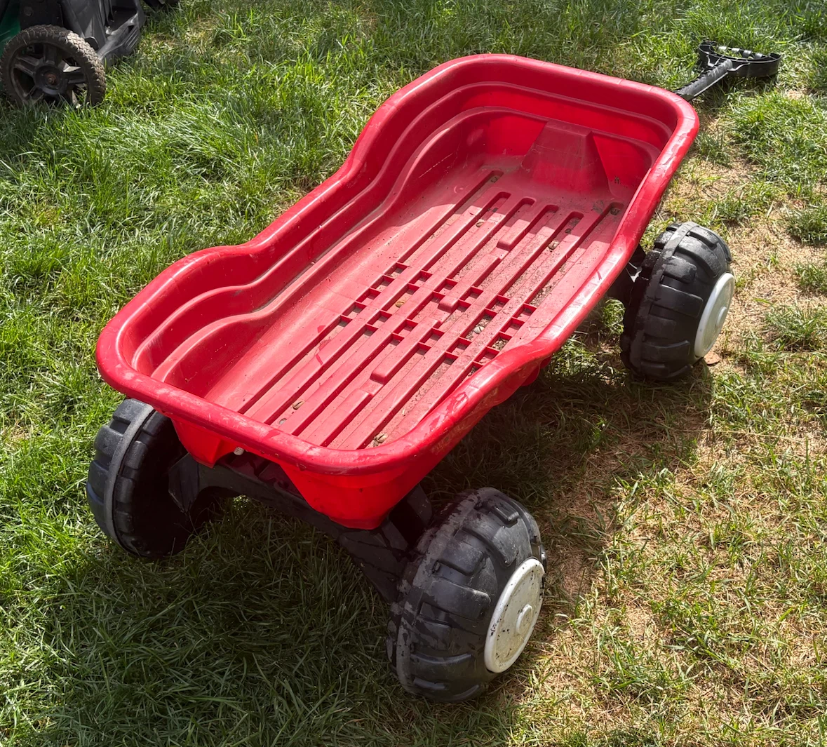 Red plastic wagon with pull handle - photo 3