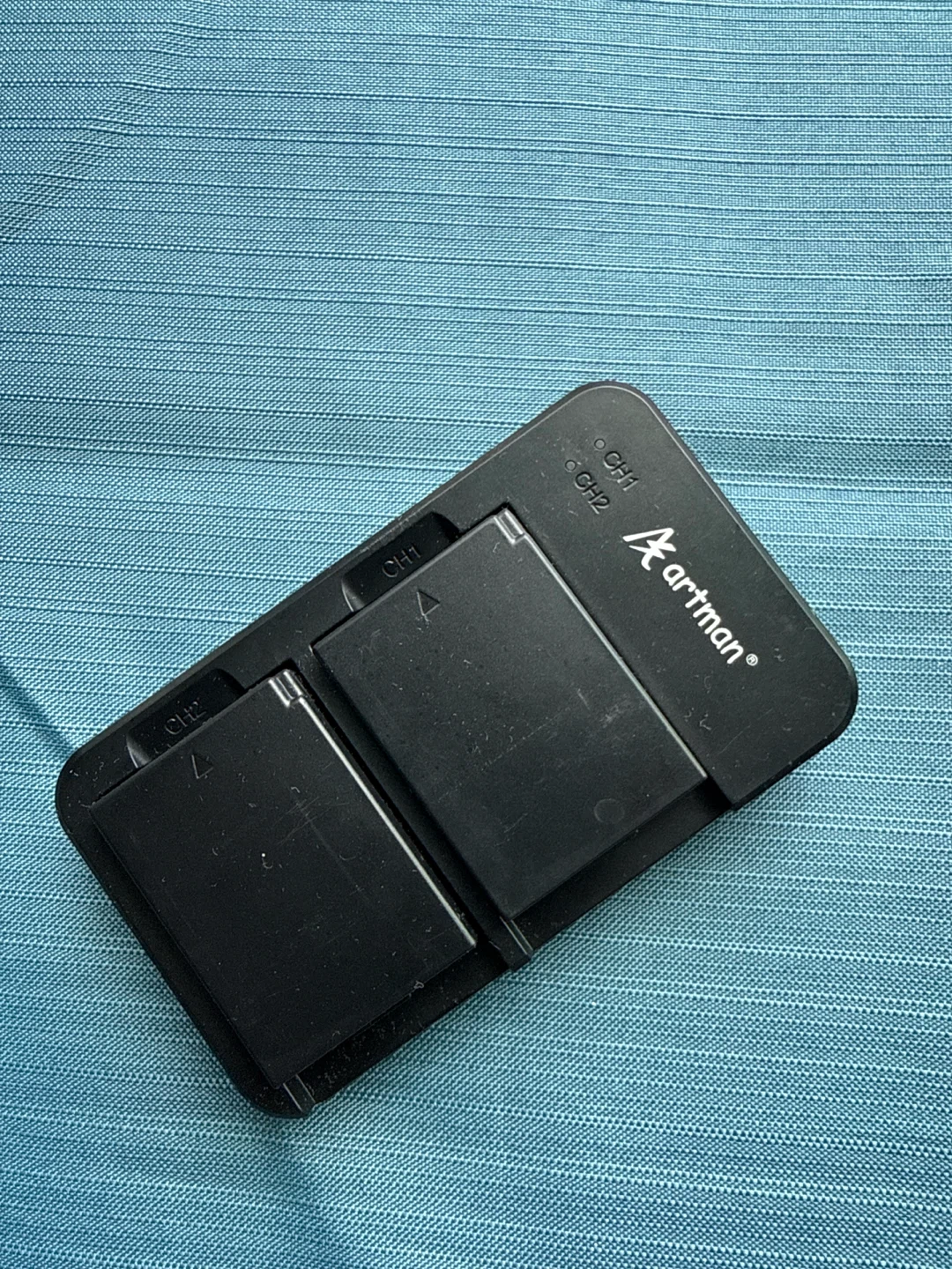 Artman Dual USB Charger for Camera