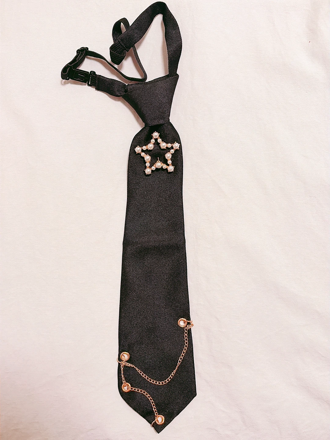 Adjustable neckties with metal chains and charms - photo 4