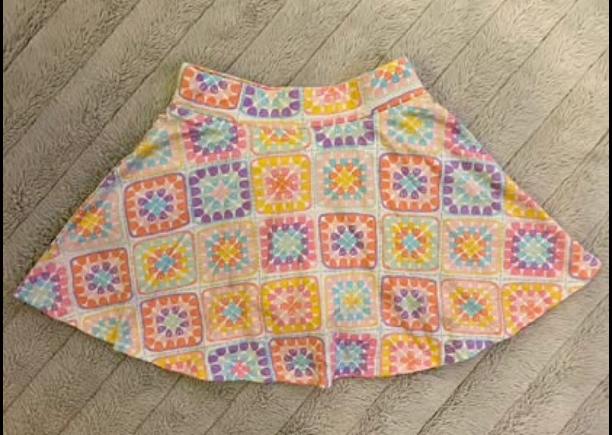 Girls size 5-6 skourt