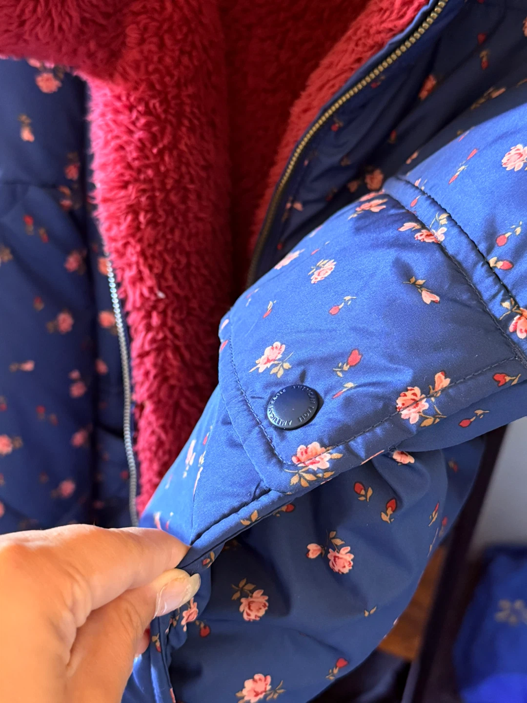 American Eagle Reversible Floral and Sherpa Jacket - photo 5