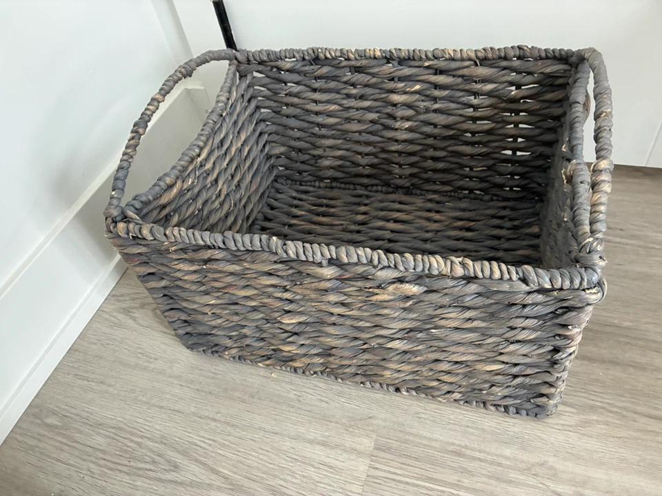 Large grey woven basket with handles - photo 2