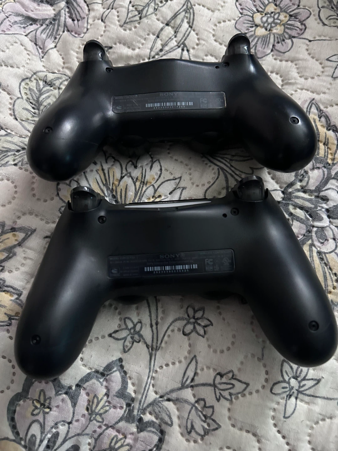 Sony DualShock 4 Wireless Controllers Jet Black Set of 2 - photo 2