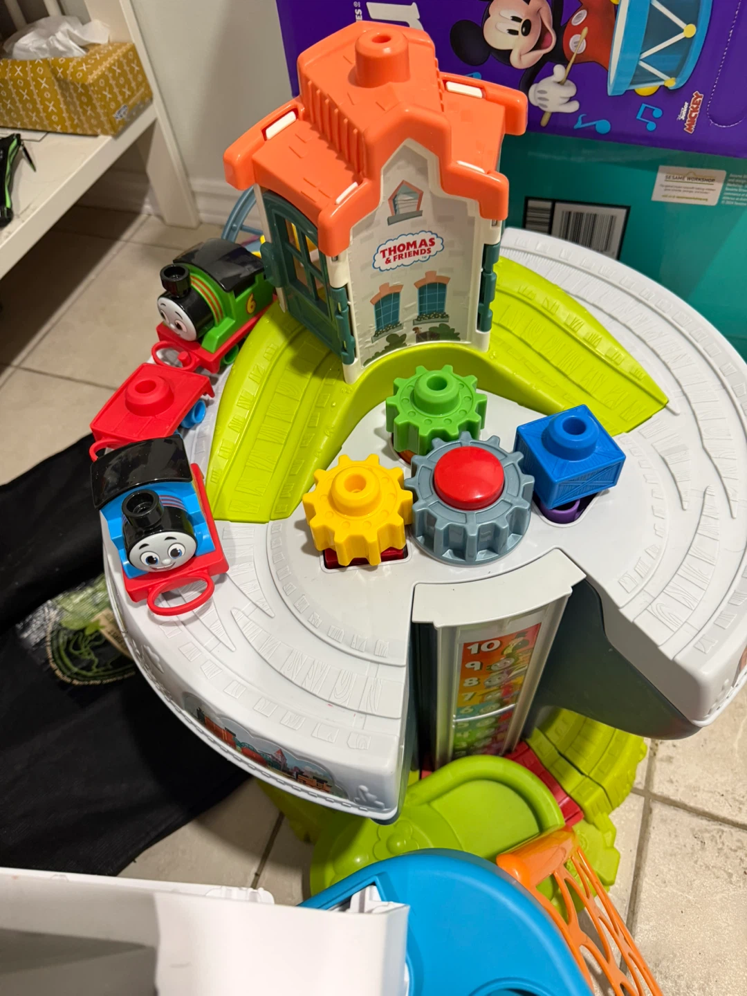 Thomas Track Town Station Playset - photo 2