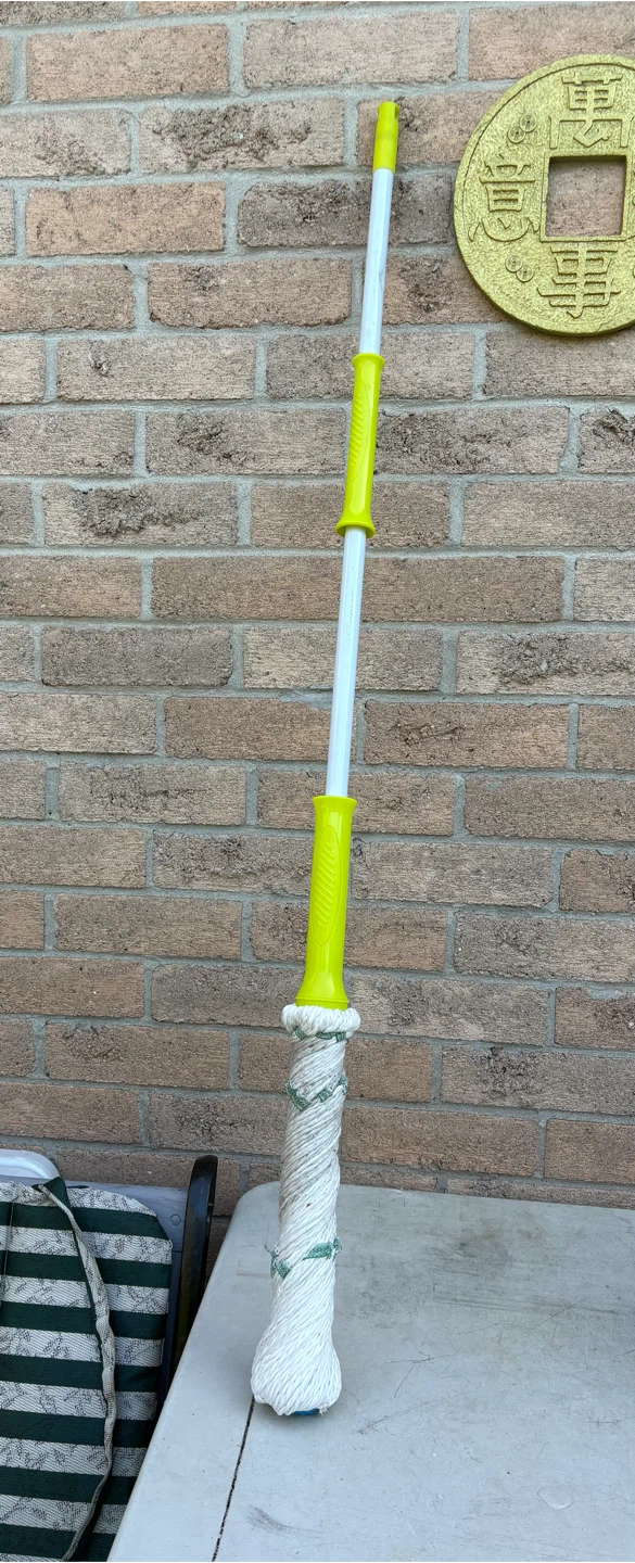 Twist mop with lime green handles - photo 2