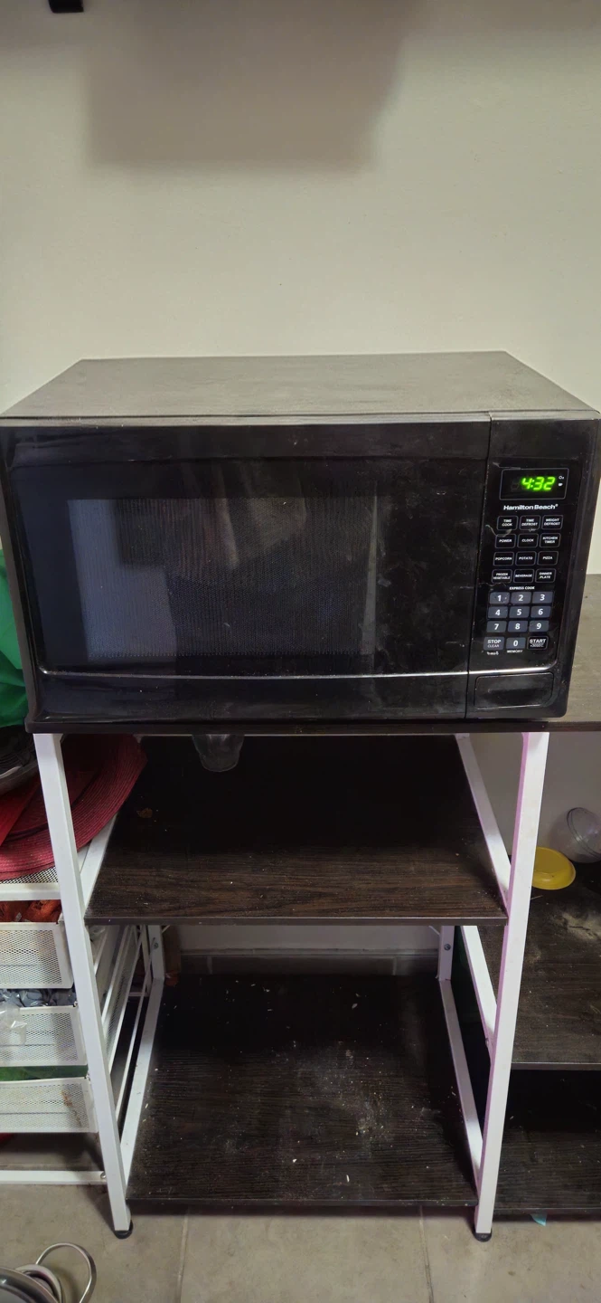 Hamilton Beach Black Microwave - photo 3