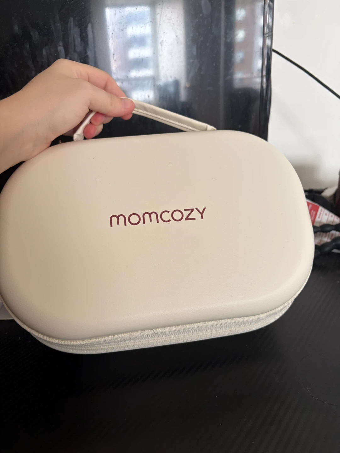 Mom cozy breast pump