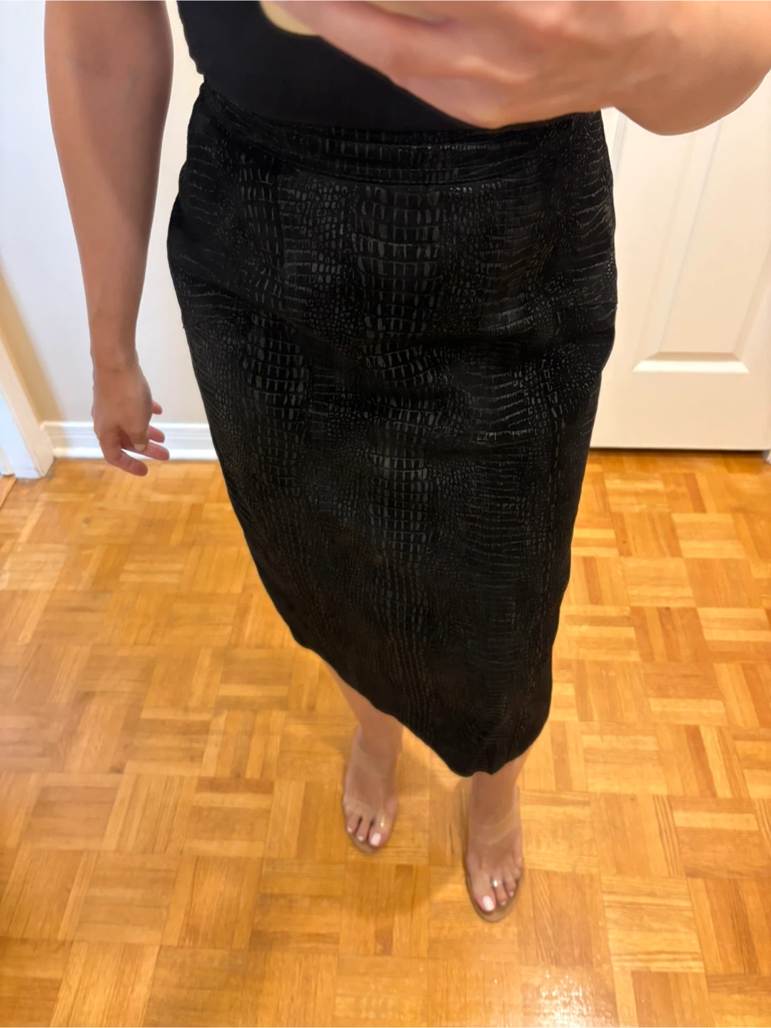Genuine suede vintage leather Black crocodile print midi skirt - photo 2