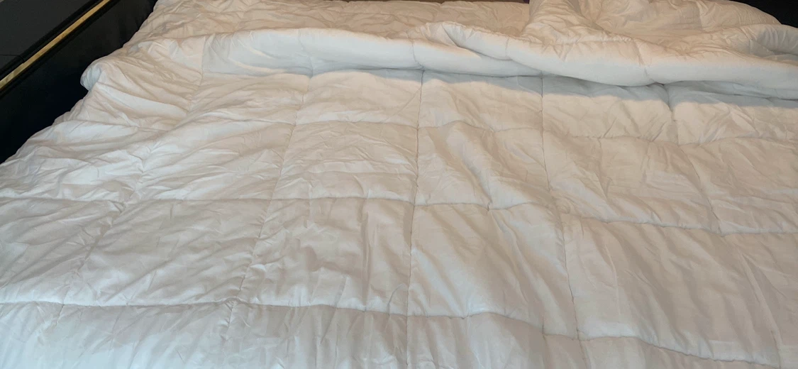 White quilted duvet  Queen size