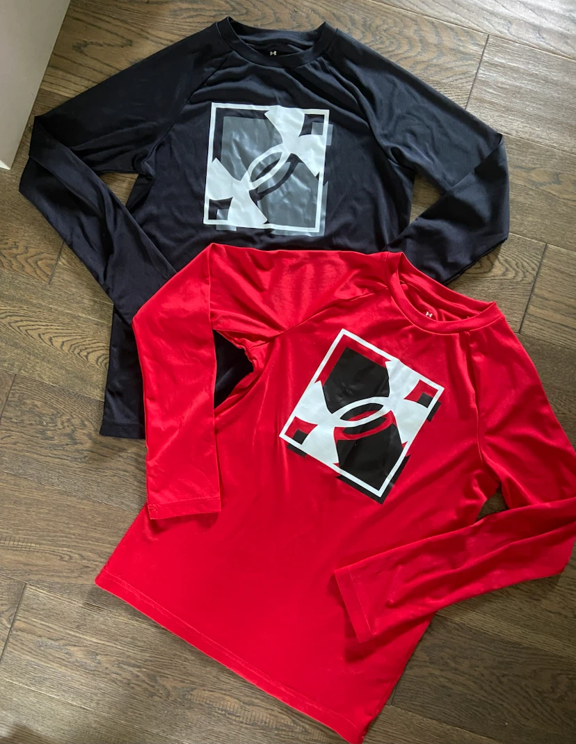 EUC: 2x Boys Under Armour Long Sleeve Shirts Hockey Youth M