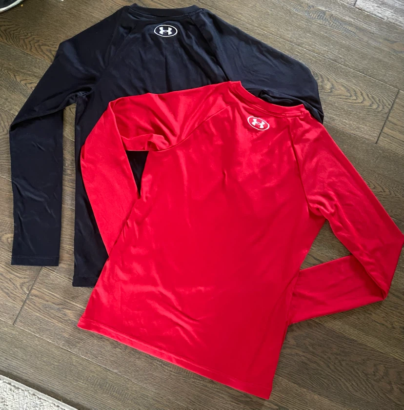 EUC: 2x Boys Under Armour Long Sleeve Shirts Hockey Youth M - photo 4