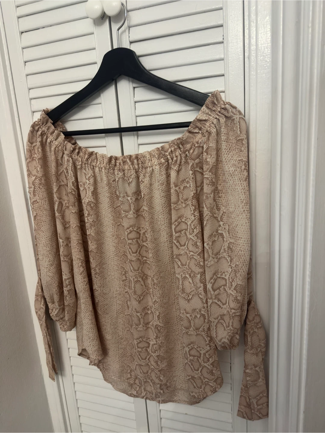 BCBGMaxAzria Snake Print Off-the-Shoulder Blouse - photo 2