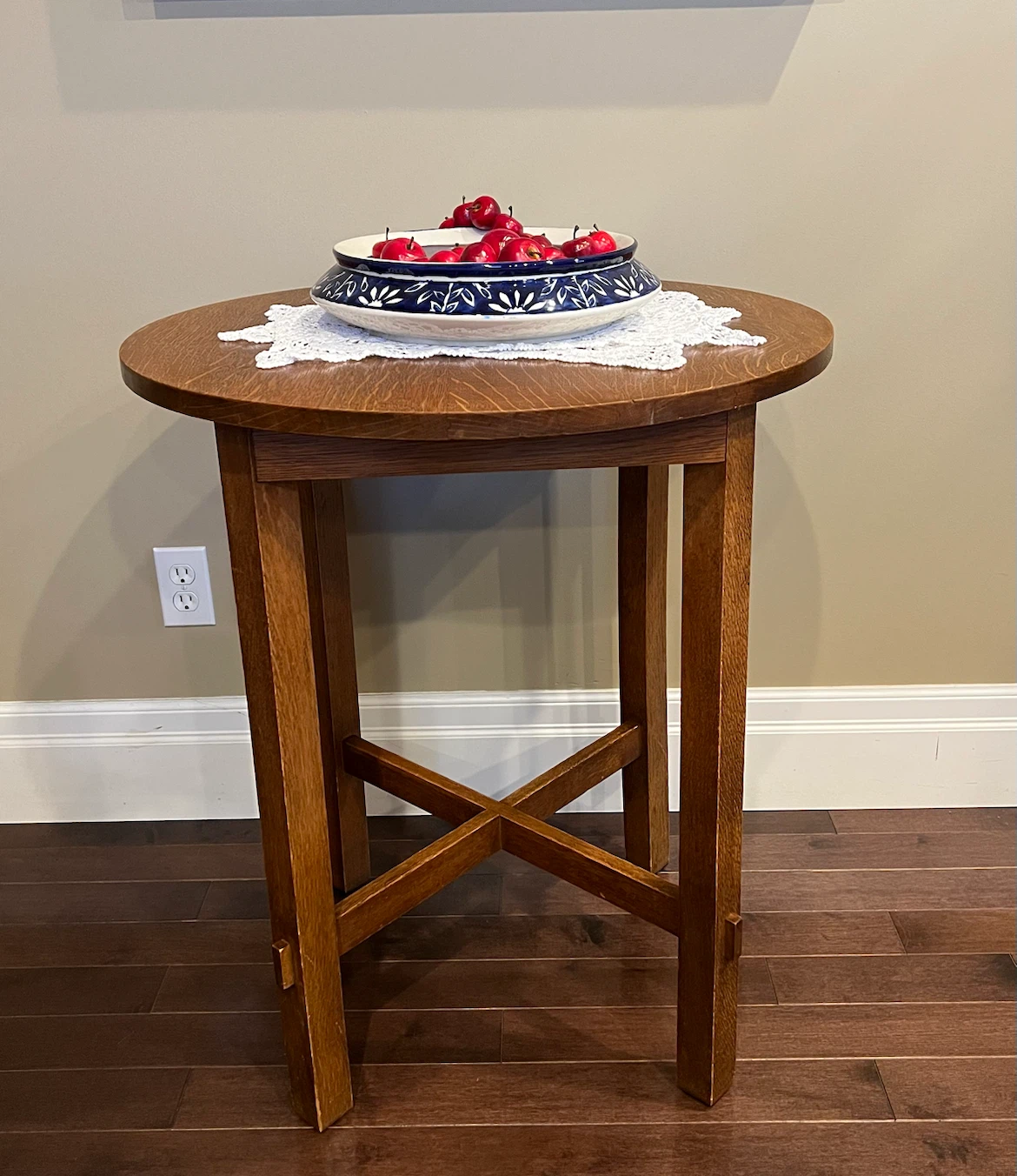 Antique Quarter-Sawn Oak Round Accent Table