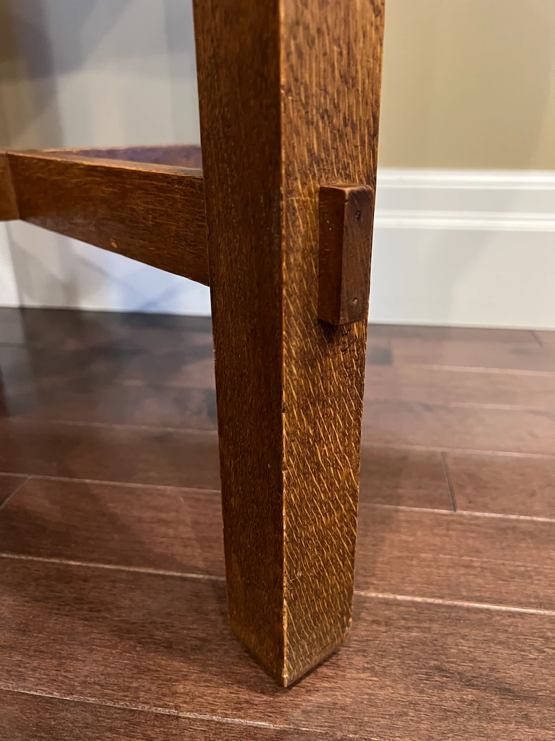 Antique Quarter-Sawn Oak Round Accent Table - photo 3