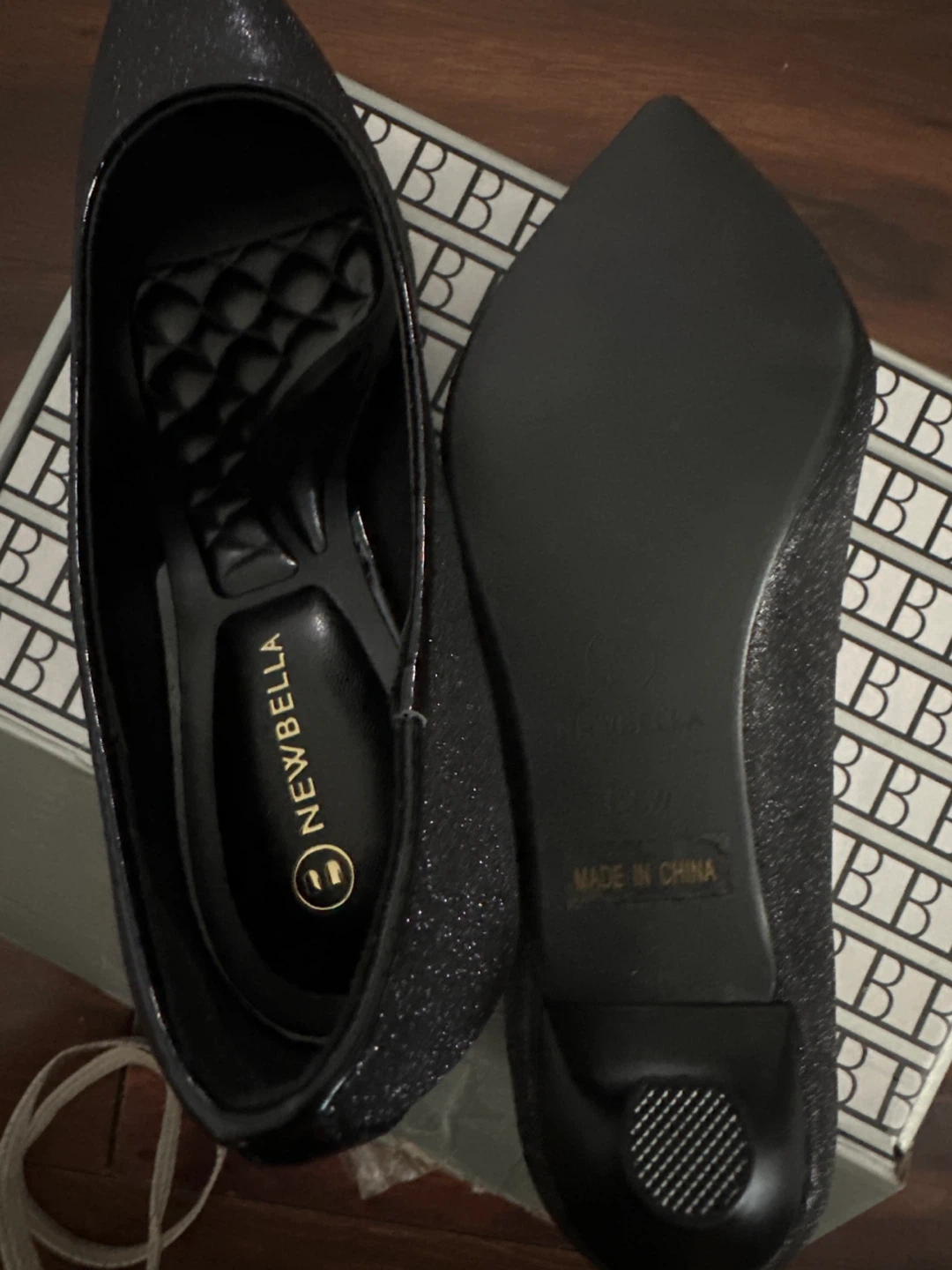 Newbella black shimmer pointed toe pumps - photo 4
