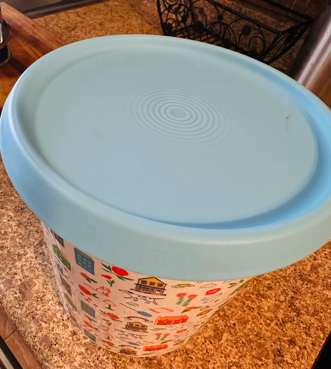 Tupperware Vintage Canister with Lid - photo 2