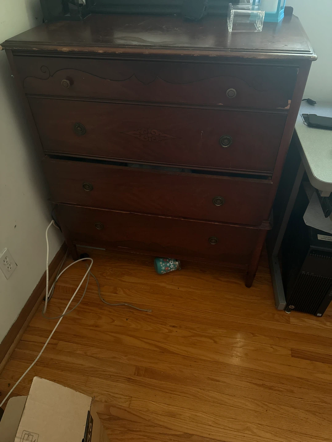 Dark wood 4 drawer dresser