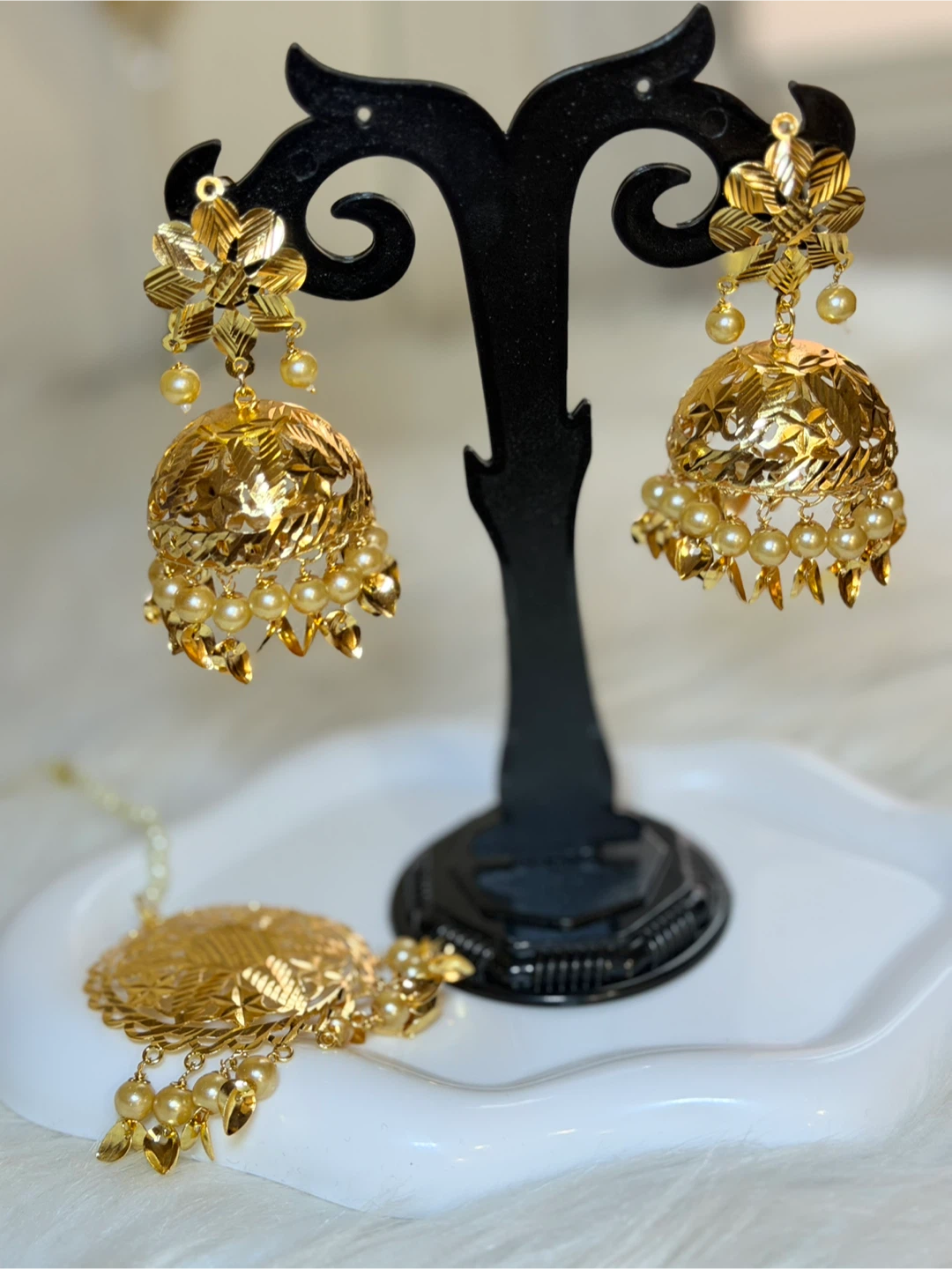Traditional jhumka and tikka - photo 2