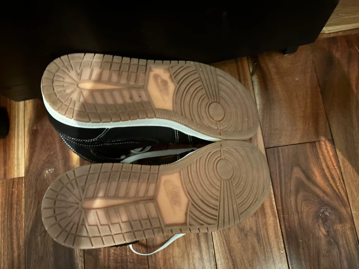 Nike Air Jordan 1 Retro High OG Black Gum 7Y - photo 2