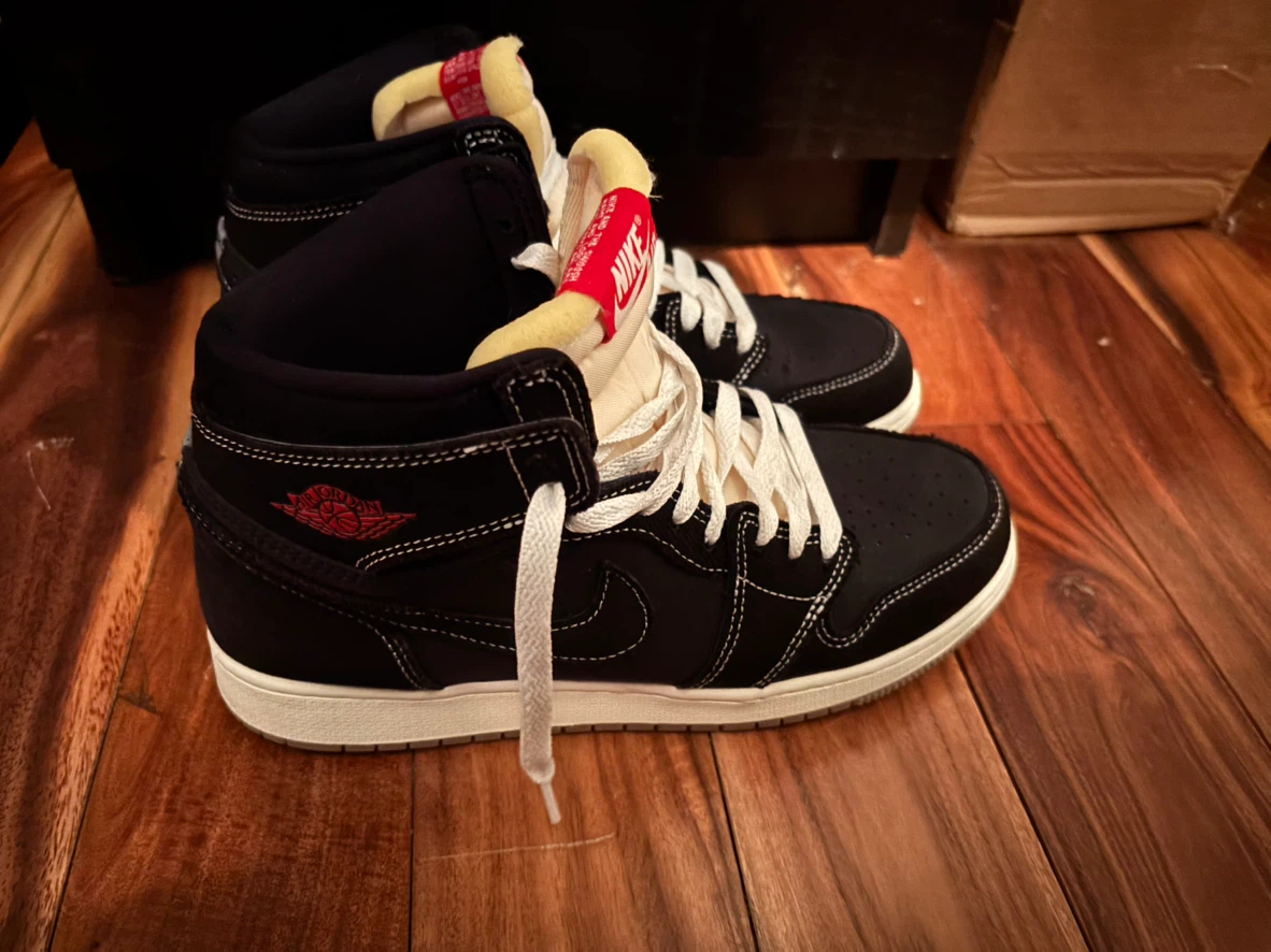 Nike Air Jordan 1 Retro High OG Black Gum 7Y - photo 4