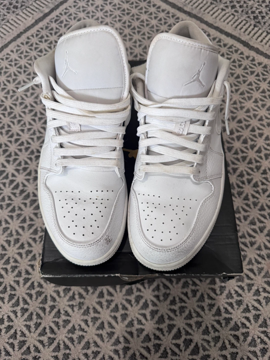 Air Jordan 1 Low White Size 9