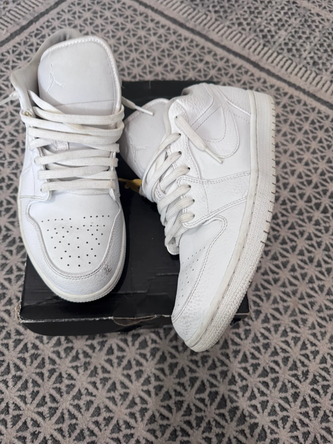 Air Jordan 1 Low White Size 9 - photo 2