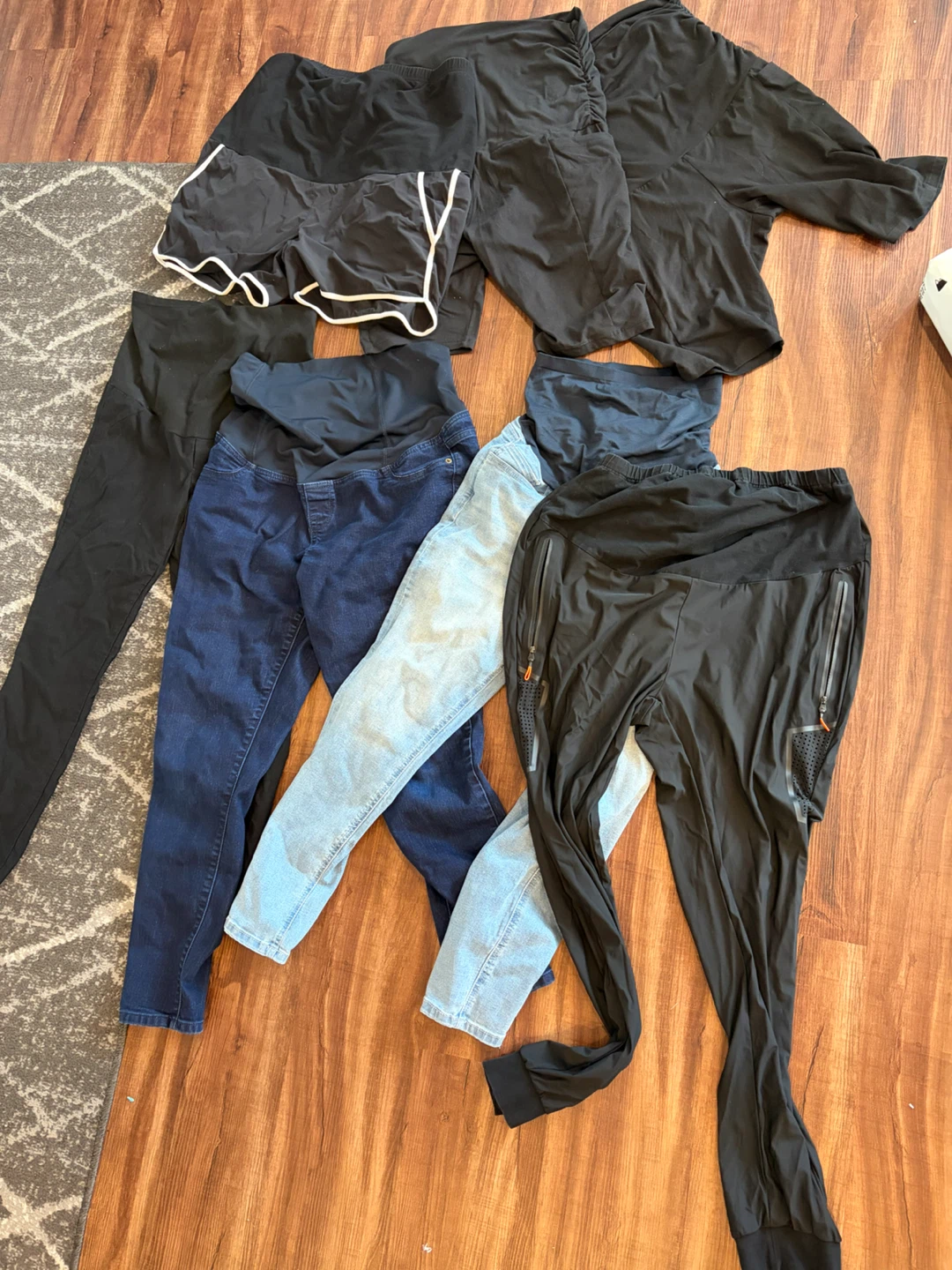 Maternity pants/shorts bundle