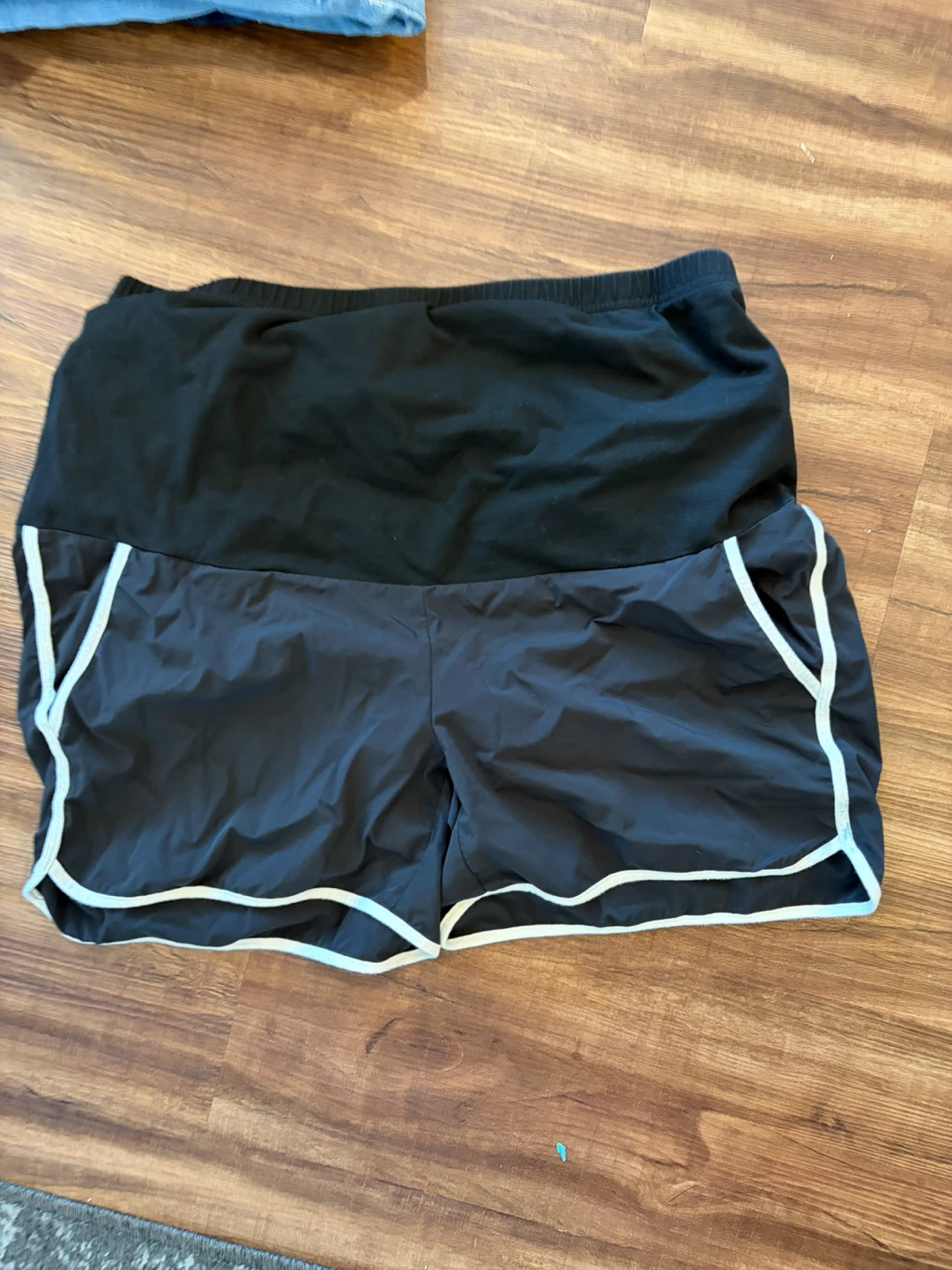 Maternity pants/shorts bundle - photo 4