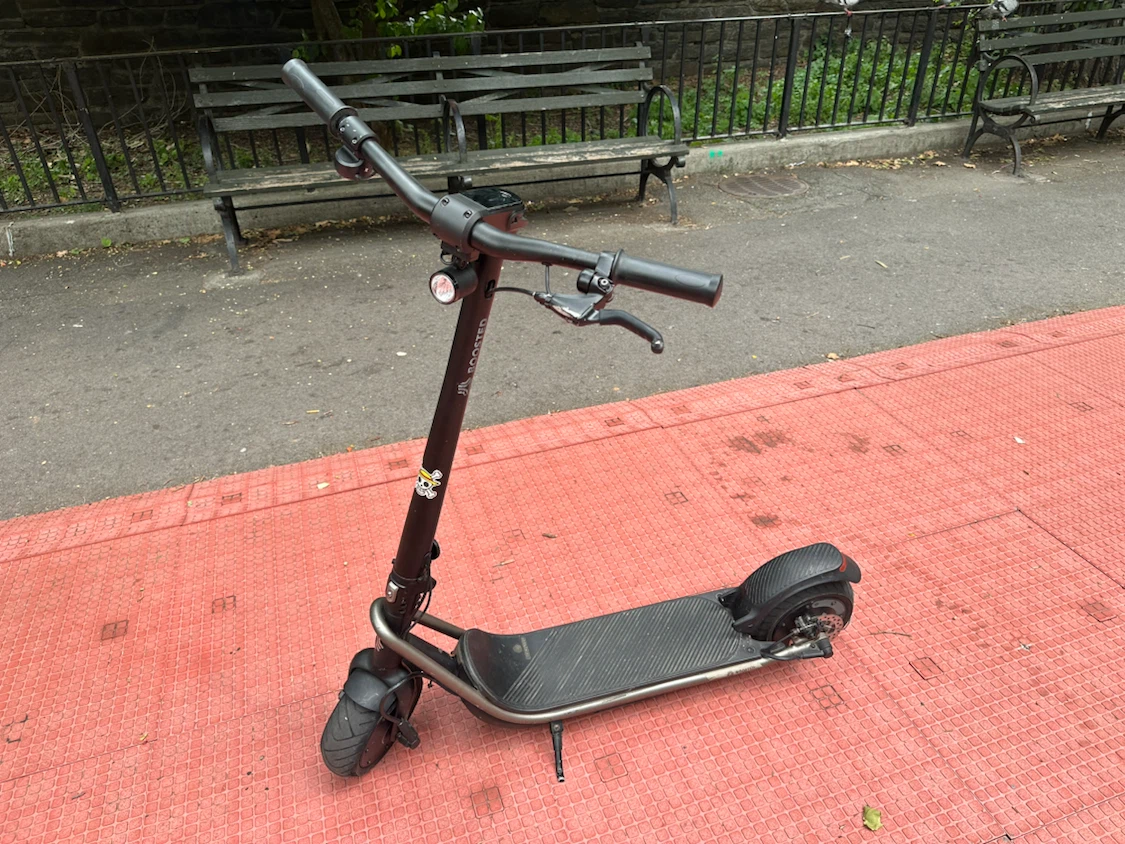 Scooter BOOSTED - photo 3