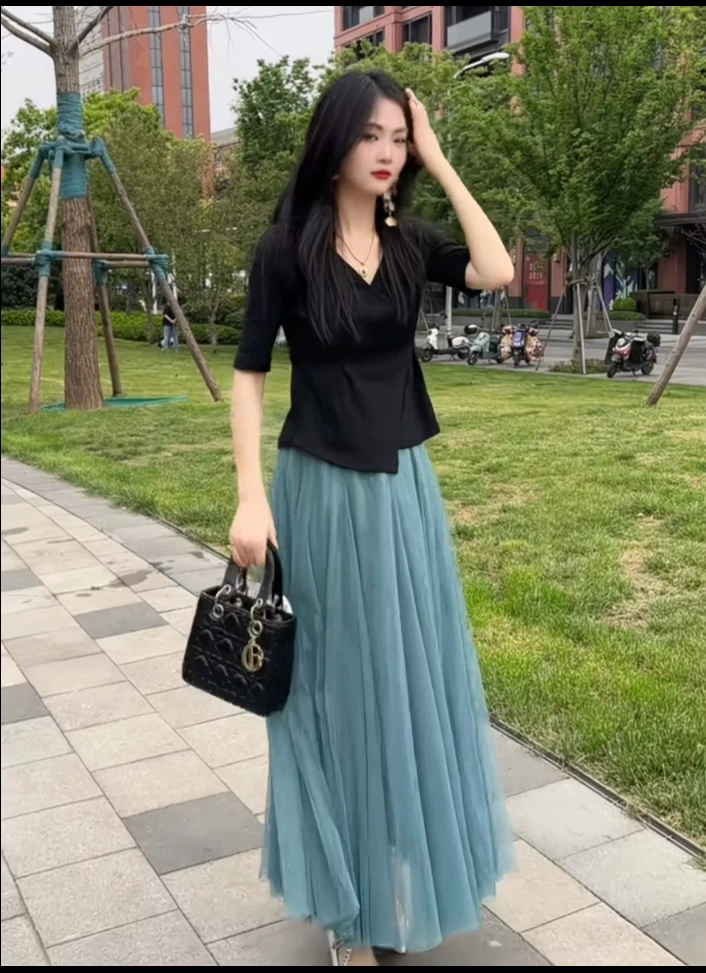 Pleated teal tulle maxi skirt - photo 3