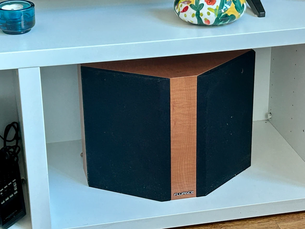 Fluance 4-Speaker Home Theater System w/ Insignia Receiv - photo 3