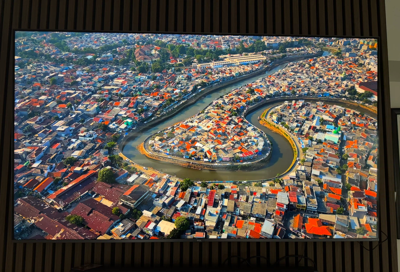 TCL 55” 5-Series QLED 4K Smart TV - photo 3