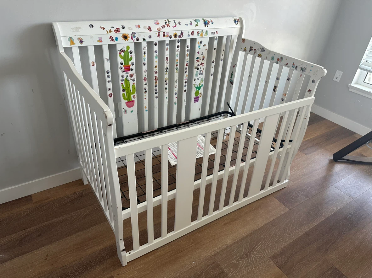 White Wooden Crib/ First bed combo - photo 3