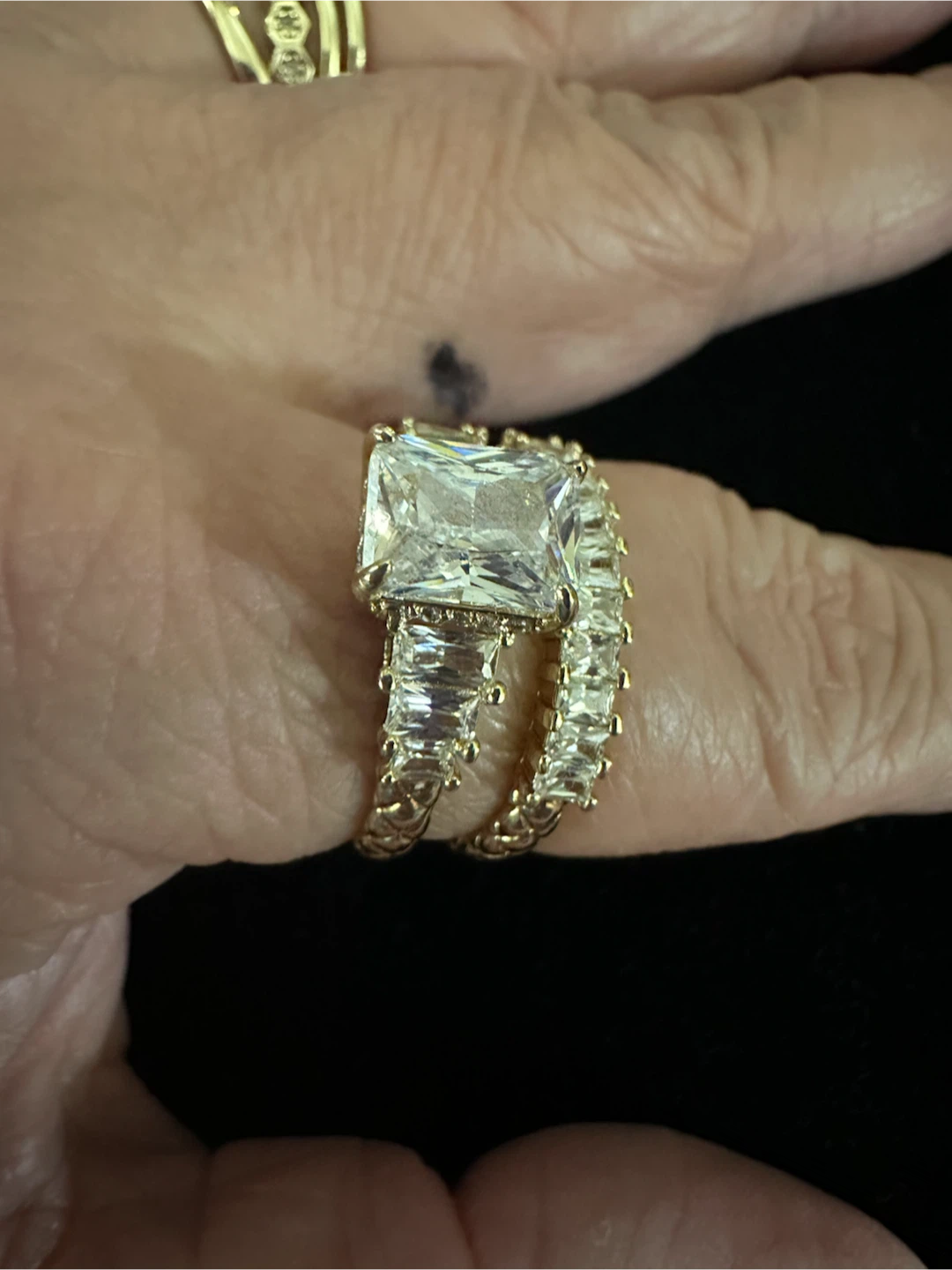 14k Gold laminated ring set with clear stones - photo 2