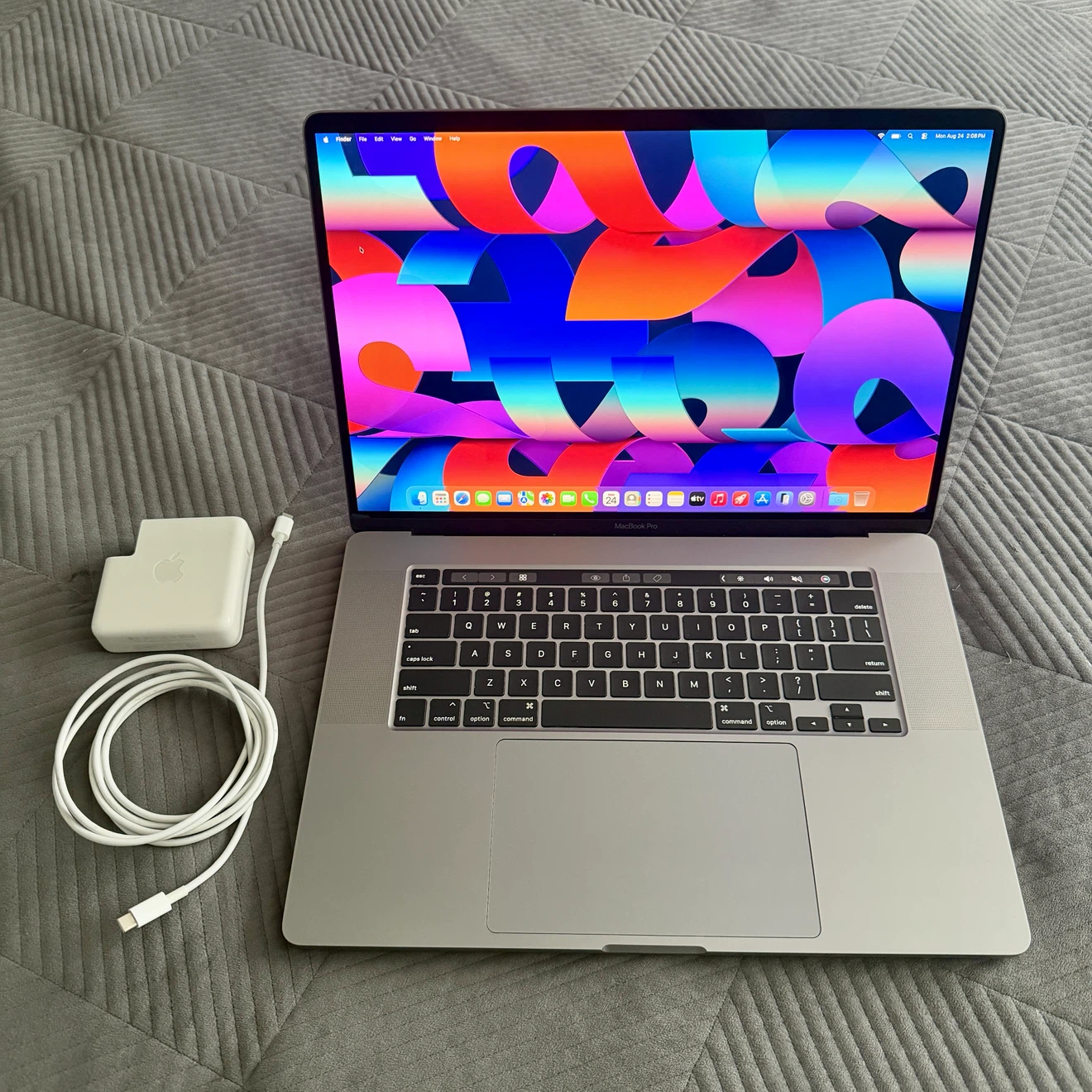 i9 / 1TB / Macbook Pro 2019, 16"/ 16GB RAM