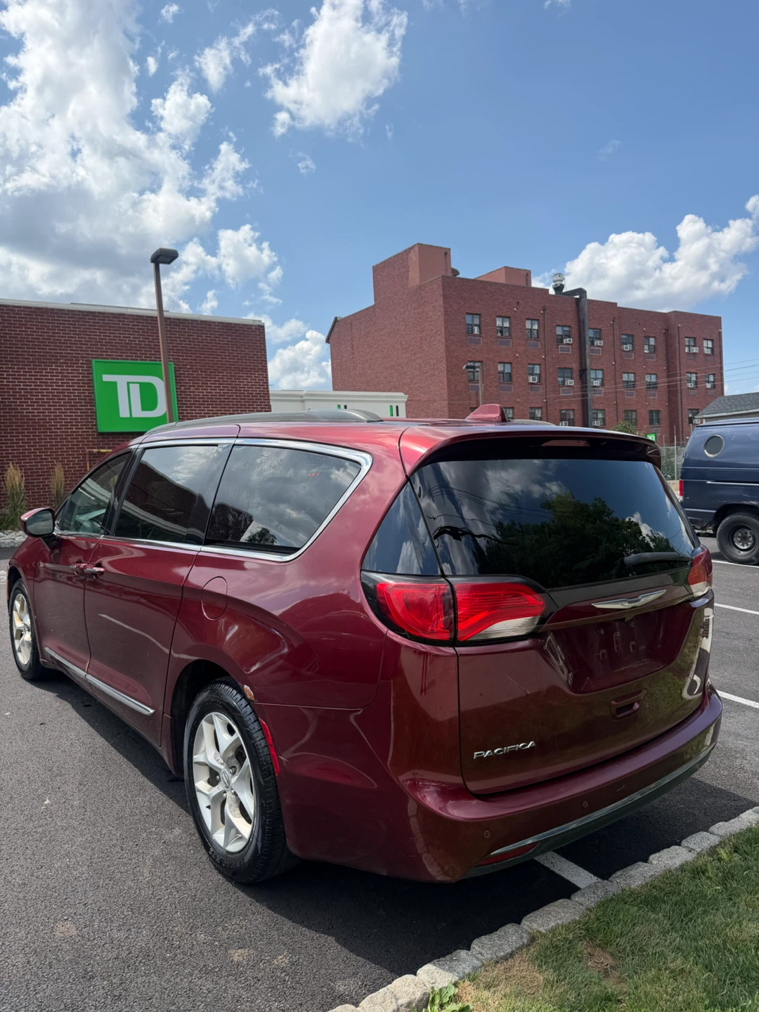 Chrysler Pacifica - photo 4