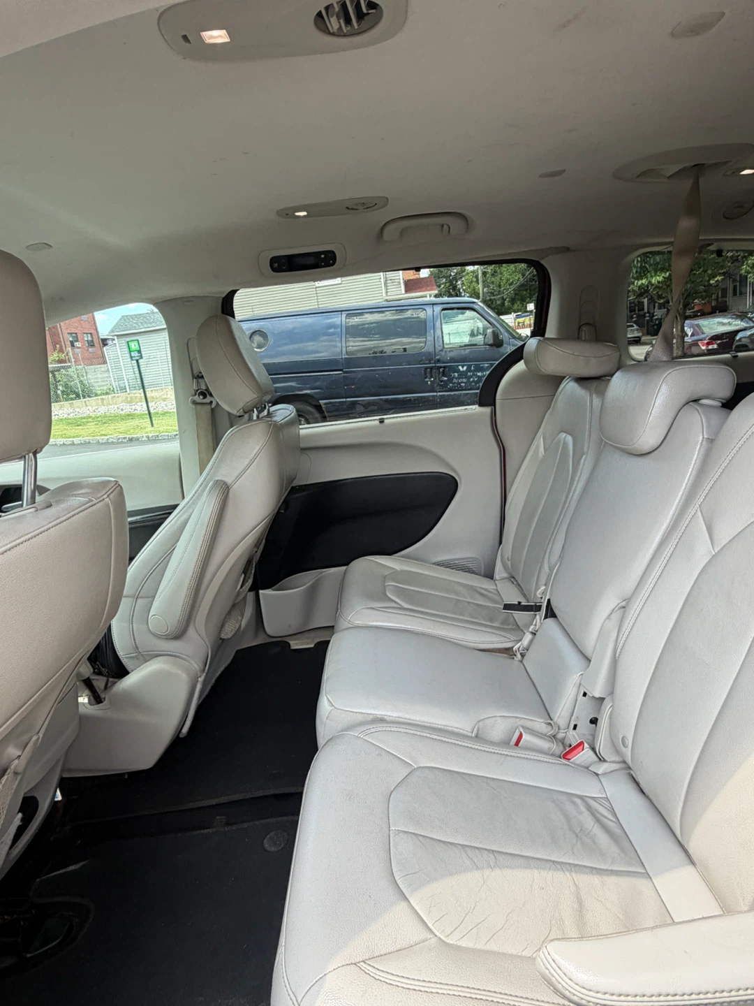 Chrysler Pacifica - photo 5