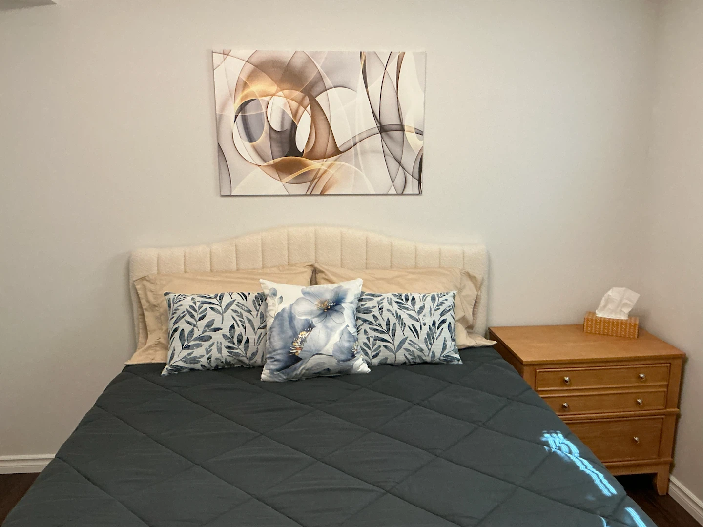 Queen Size Platform Bed with Memory Foam Mattress